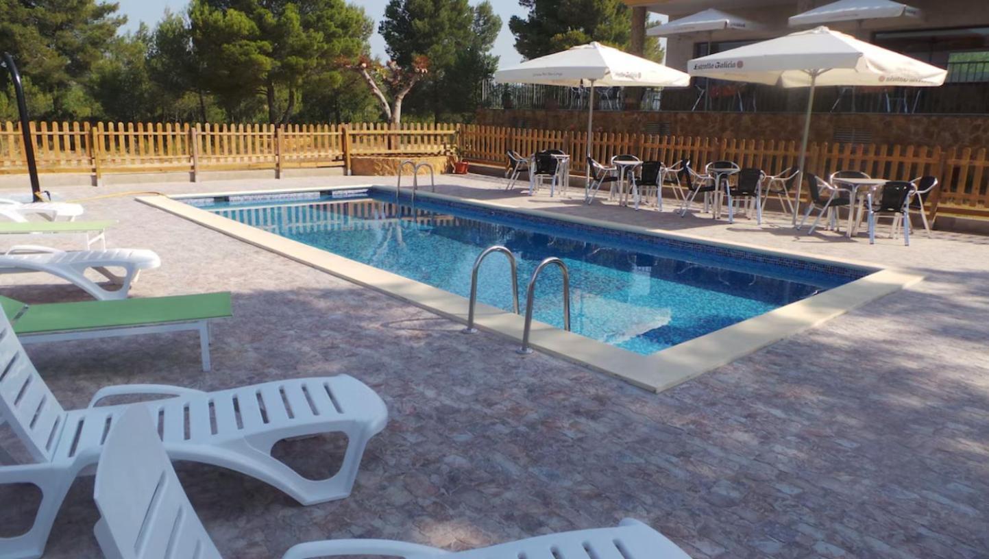 Hotel Restaurant Cau Blanch Useras エクステリア 写真