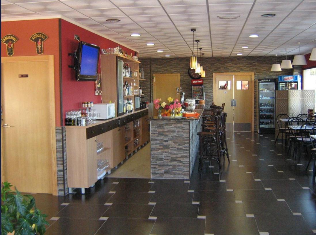 Hotel Restaurant Cau Blanch Useras エクステリア 写真